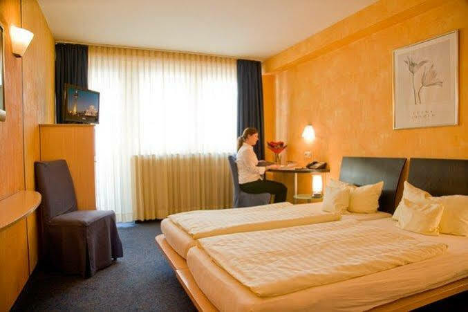 Hotel National Duesseldorf Екстериор снимка